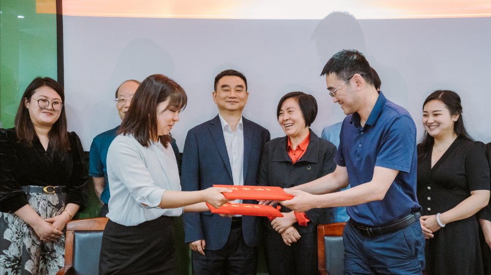 强强联合丨威九国际生物海外BD战略合作签约